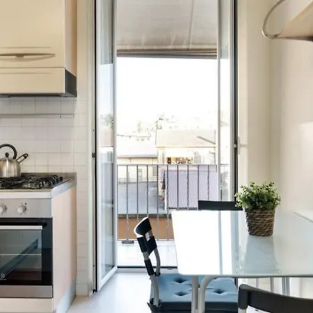 Sunny Flat In Elegant Building Close To Colosseum Rome